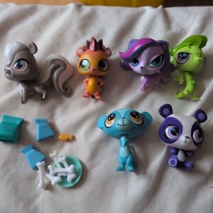 Littlest Pet Shop Meet The Pets Set INCOMPLETE Skunk Dog Meerkat Hedgehog Panda